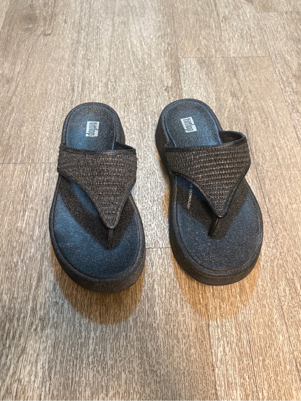 FITFLOP LOTTIE GLITZY BLACK THONG SANDALS SIZE 6